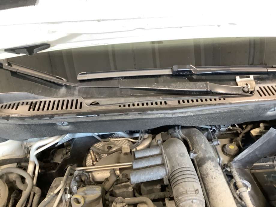 Viskerarmer frontrute til VW Caddy, 2015-2020 (Type III, Fase 3)  (VOLKSWAGEN|)