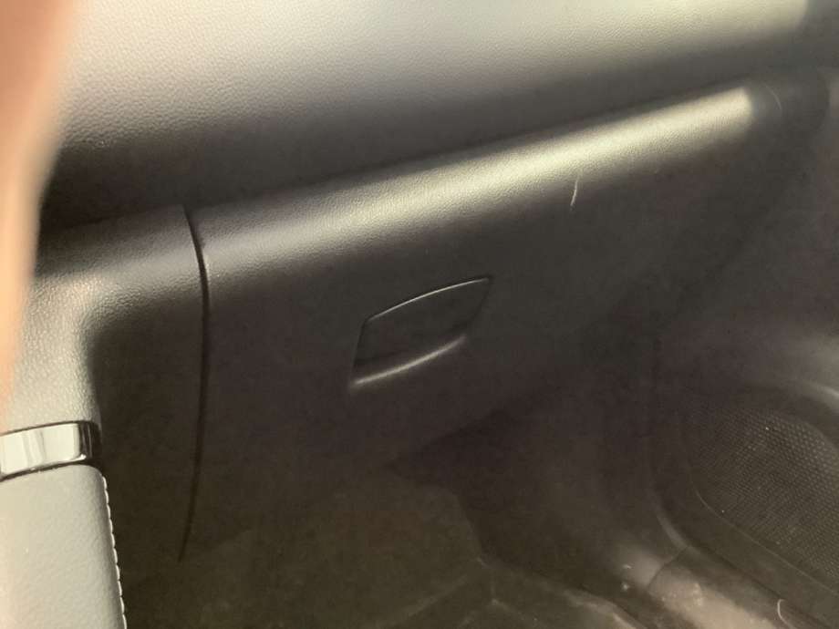Hanskerom til Renault Kadjar, 2015-->>  (RENAULT|)