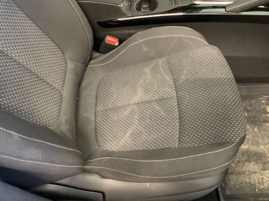 Sete foran høyre til Renault Kadjar 2015-->>  (RENAULT|)