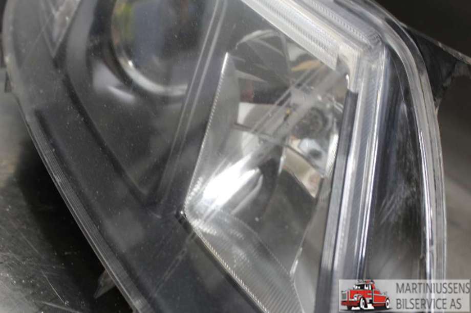 Frontlykt høyre halogen til Saab 9-3 2008-2011 (Type II, Fase 2)  (SAAB||1EL 010 317-06)