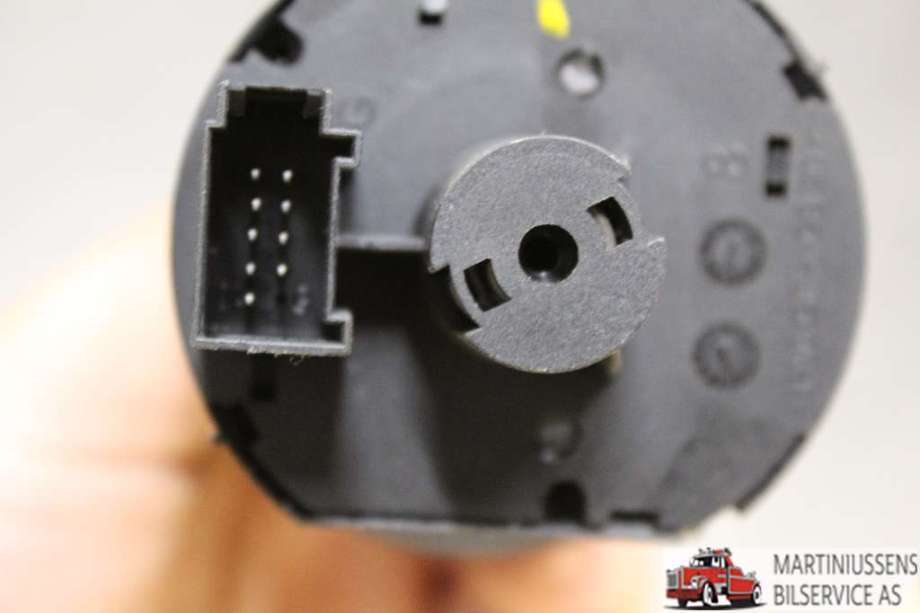 Bryter lys til VW Caddy 2015-2020 (Type III, Fase 3)  (VOLKSWAGEN||1K0941431BK)