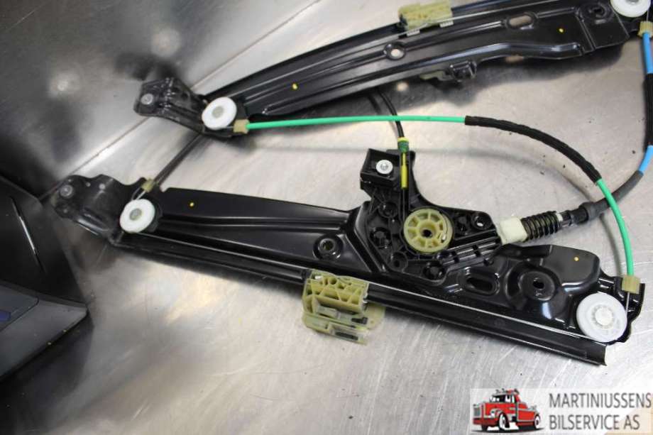 Ruteheis til BMW 5-Serie 2010-2017 (F10/F11) (F10/F11) (BMW||7182 132.9-F10-E)
