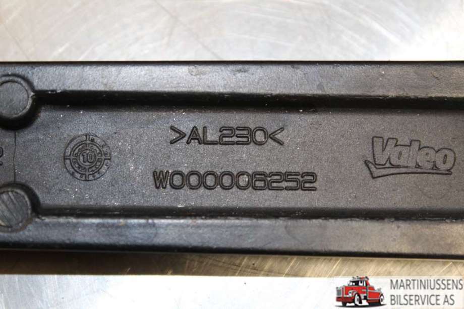 Viskerarmer frontrute til Porsche Panamera 2009-2017 (Type I) (970) (970) (PORSCHE||W000006252)