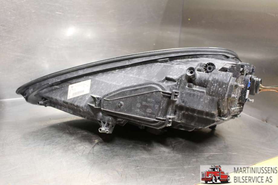 Frontlykt høyre xenon til Porsche Panamera 2009-2017 (Type I) (970) (970) (PORSCHE||970.631.058.05.O.Z)
