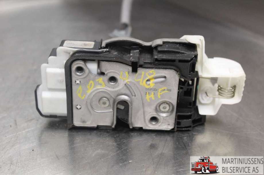 Låsekasse høyre foran til VW Transporter / Caravelle 2003-2009 (Fase 1) (T5) (T5) (VOLKSWAGEN||932635-102 RH)