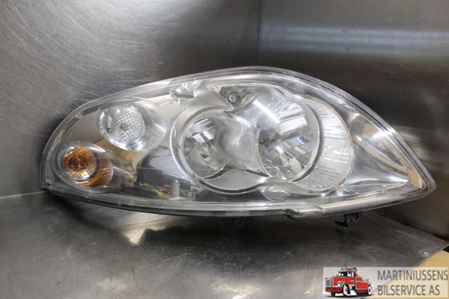 Frontlykt venstre halogen til Renault Master, 2014-->> (Type III, Fase 2) (RENAULT|)