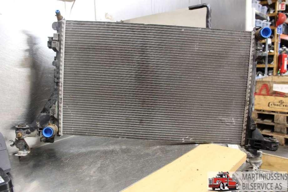 Radiator (manuell gir) til Renault Master 2014-->> (Type III, Fase 2) (RENAULT||214107695R)