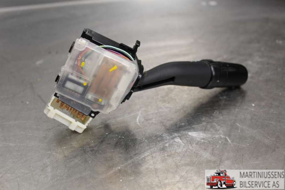 Bryter blink til Toyota Hiace 2007-2012 (Fase 3)  (TOYOTA||17A0893)