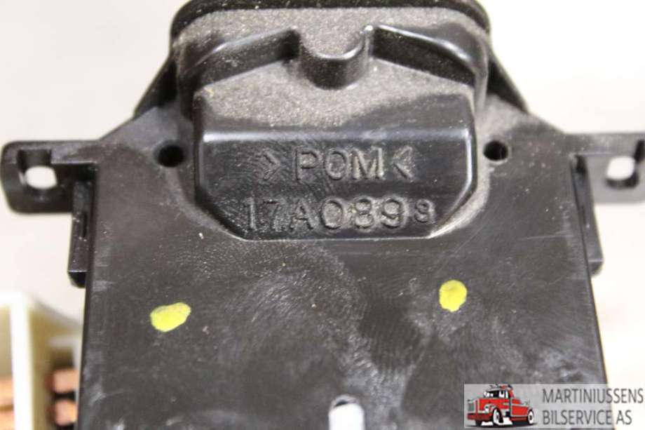 Bryter blink til Toyota Hiace 2007-2012 (Fase 3)  (TOYOTA||17A0893)