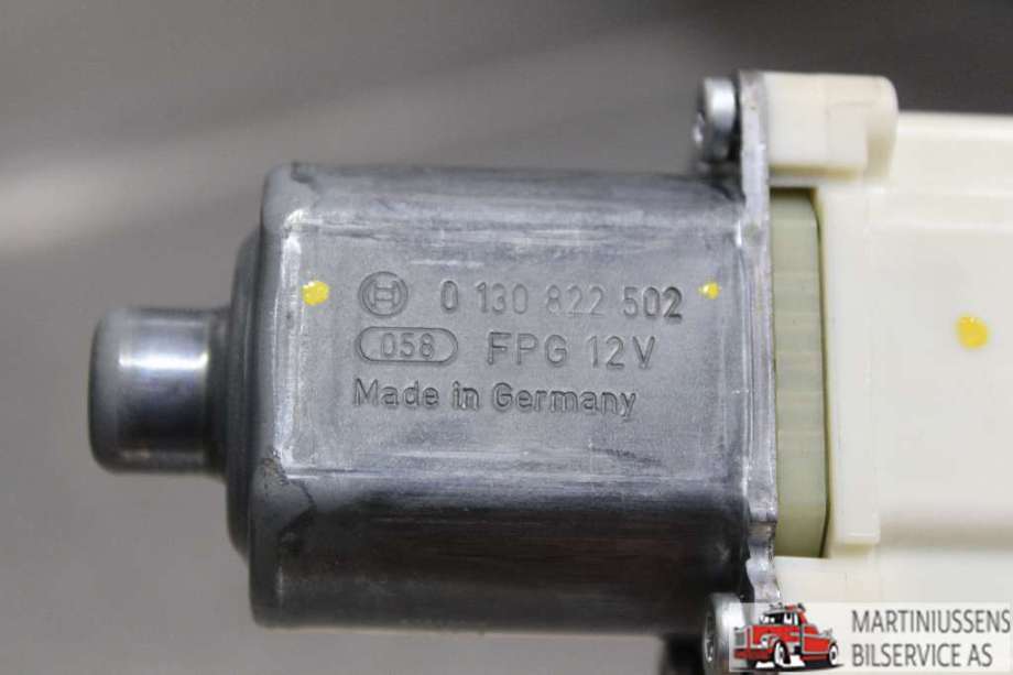 Ruteheis høyre til Mercedes GLK 2008-2015 (X204) (X204) (MERCEDES|A 204 820 02 42|)