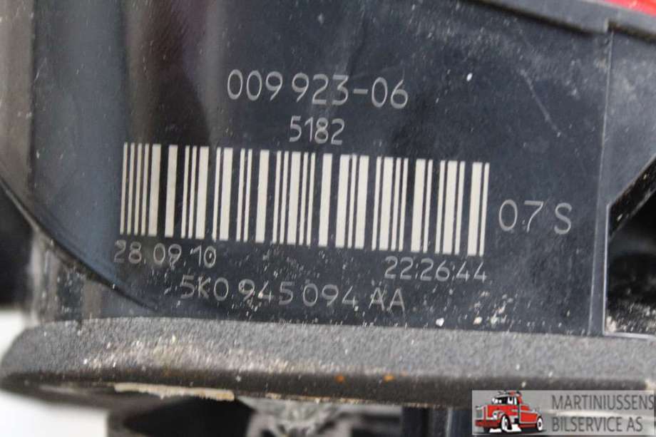 Baklykt høyre indre til VW Golf VI 2008-2012  (VOLKSWAGEN||5K0 945 094 AA)