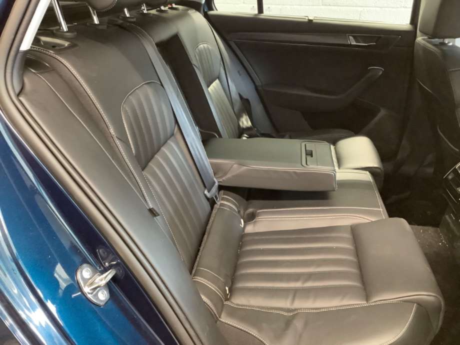 Sete bak til Škoda Superb, 2015-->> (Type III)  (SKODA|)