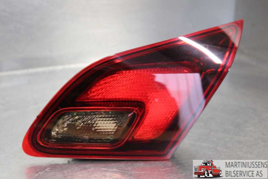 Baklykt høyre indre til Opel Astra J, 2010-2015  (OPEL|)