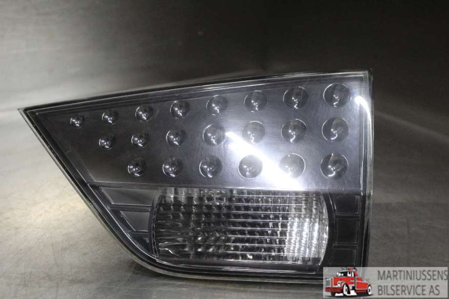 Baklykt høyre indre til Mitsubishi Outlander, 2007-2010 (Type II, Fase 1)  (MITSUBISHI|)