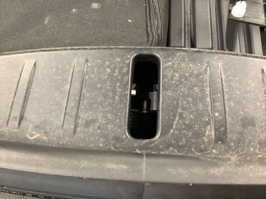 Panserlås til Tesla Model 3, 2018-2023 (Fase 1)  (TESLA|)
