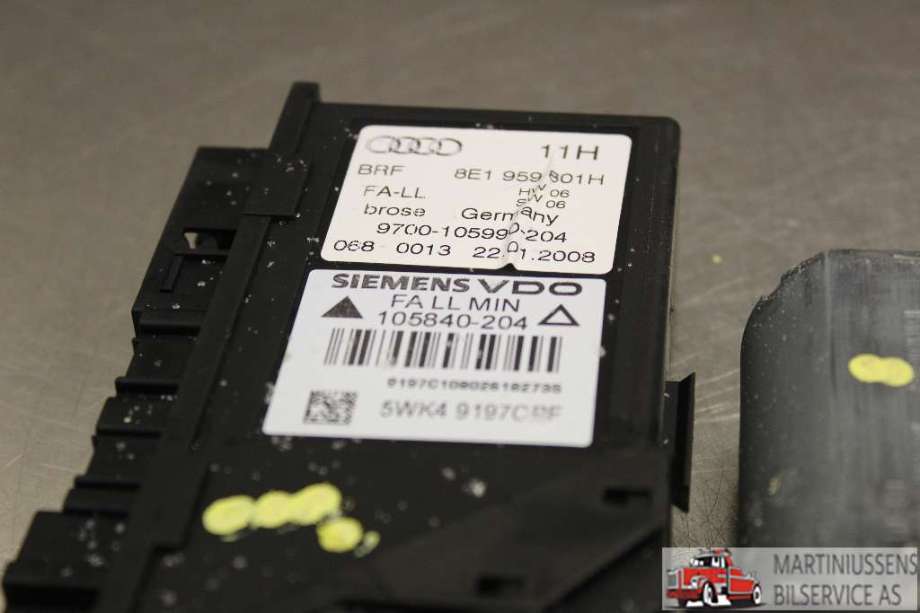 Ruteheis venstre til Audi A4 2004-2008 (Type III) (B7) (B7) (AUDI|8E1959801H|)