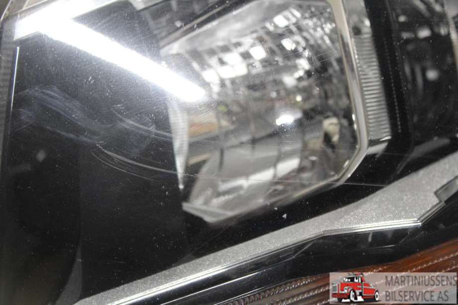 Frontlykt venstre halogen til VW Crafter 2016-->> (Type II)  (VOLKSWAGEN|7C1 941 005||7C1.941.005)