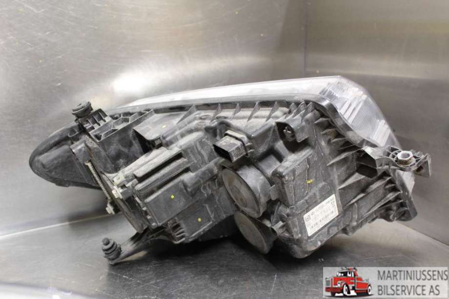 Frontlykt venstre halogen til VW Crafter 2016-->> (Type II)  (VOLKSWAGEN|7C1 941 005||7C1.941.005)