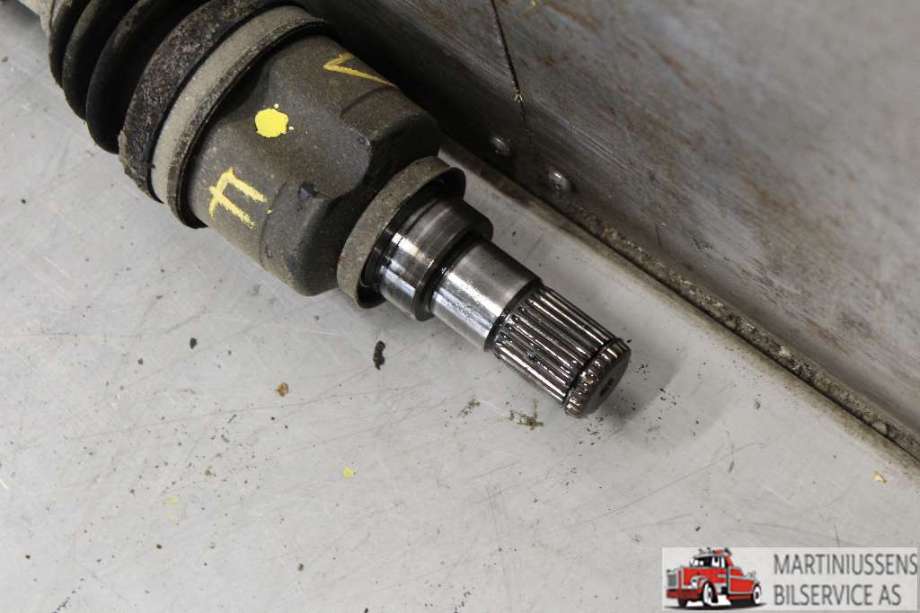 Drivaksel venstre foran til Suzuki SX4 2009-2013 (Type I, Fase 2)  (SUZUKI||44102-55L01)