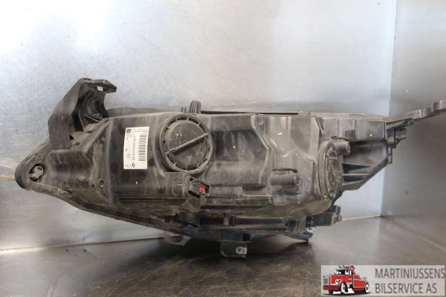 Frontlykt høyre xenon til Opel Astra J 2010-2015  (OPEL||1ZT 010 012-02)