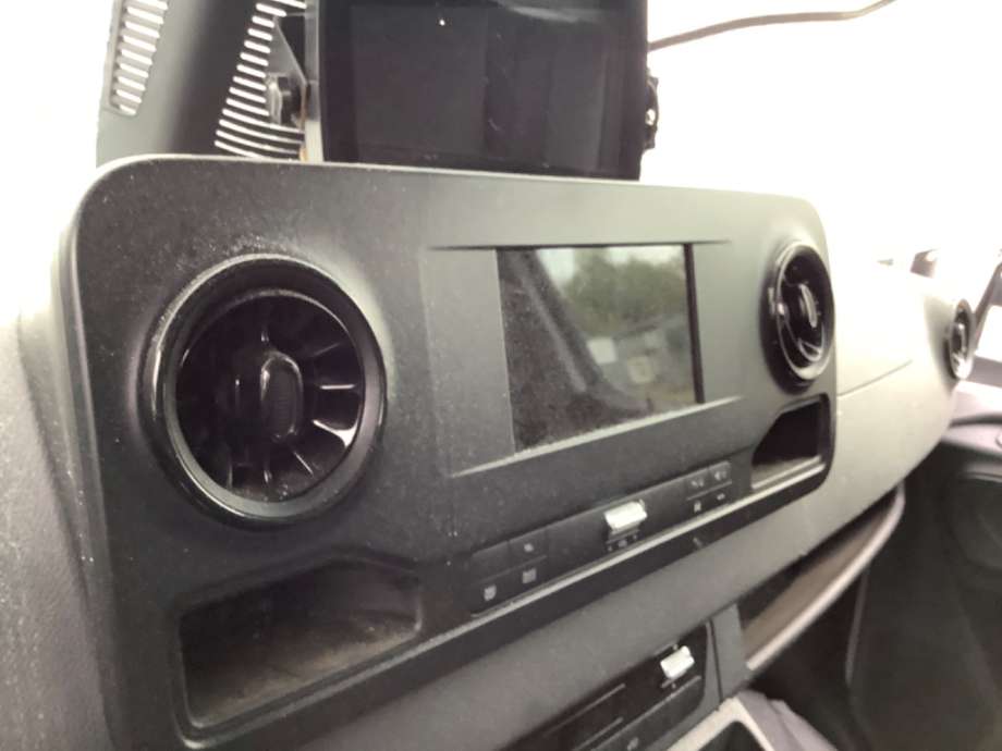 Multimedia display (MCU - Media Controller Unit) til Mercedes Sprinter, 2018-->> (907/910) (907/910) (MERCEDES|)
