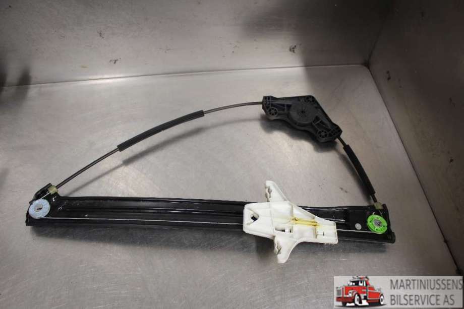 Ruteheis til VW Touran 2015-2021 (Type II)  (VOLKSWAGEN||5TA.839.461)
