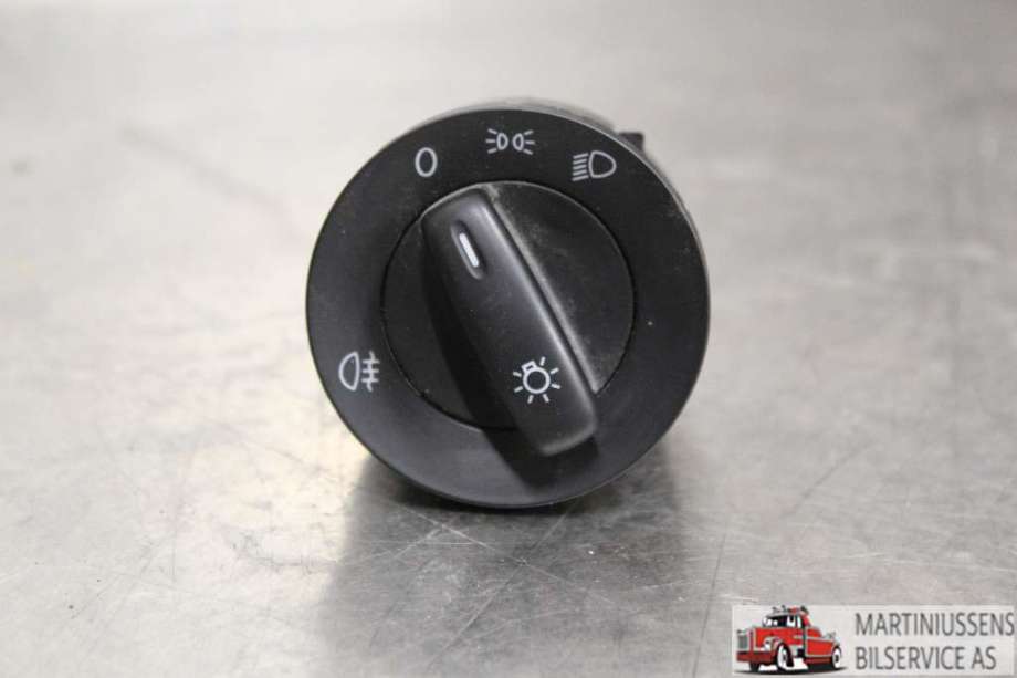 Bryter lys til VW Caddy 2015-2020 (Type III, Fase 3)  (VOLKSWAGEN||1K0941431BB)