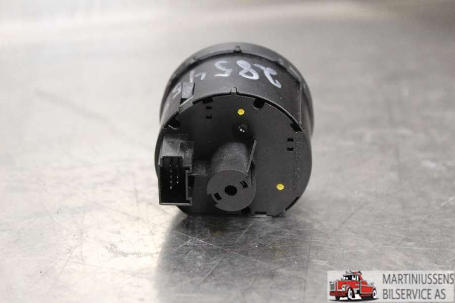 Bryter lys til VW Caddy 2015-2020 (Type III, Fase 3)  (VOLKSWAGEN||1K0941431BB)