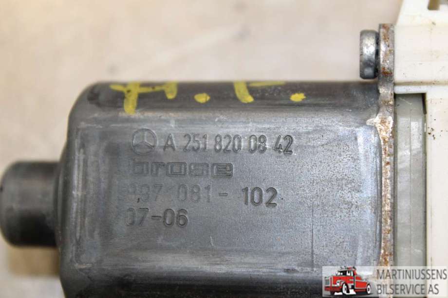 Ruteheis høyre til Mercedes ML 2005-2011 (W164) (W164) (MERCEDES||A 251 820 08 42)