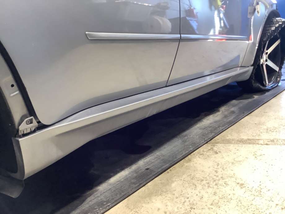 Kanalskjørt høyre til BMW X5, 2007-2013 (E70) (E70) (BMW|51 77 8 037 290)