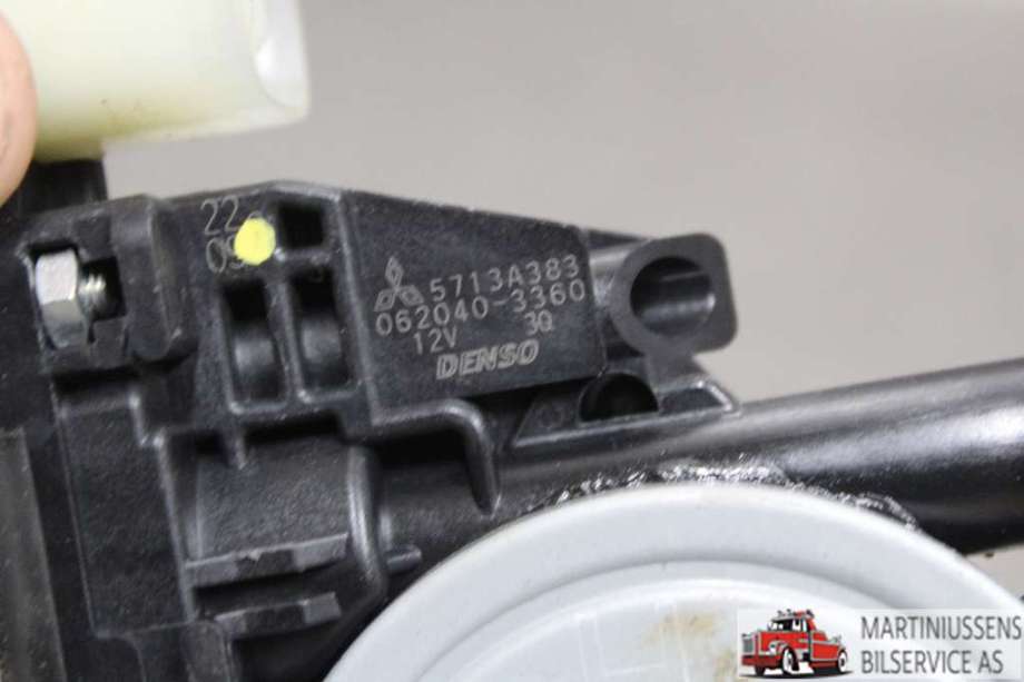 Ruteheis venstre til Mitsubishi Outlander 2012-2015 (Type III, Fase 1)  (MITSUBISHI||5713A383)