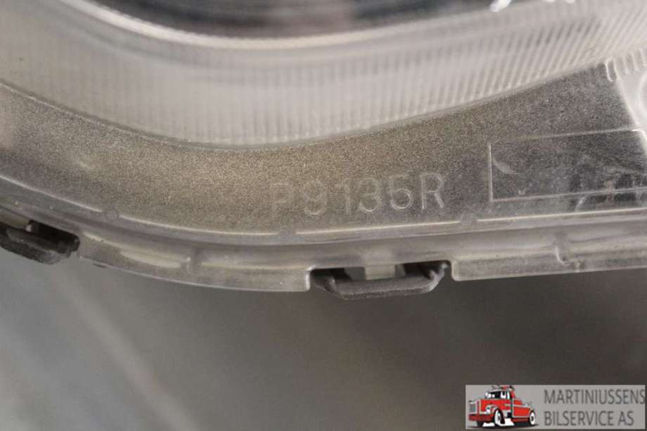 Frontlykt høyre halogen til Mitsubishi ASX 2010-2019  (MITSUBISHI||P9135R)