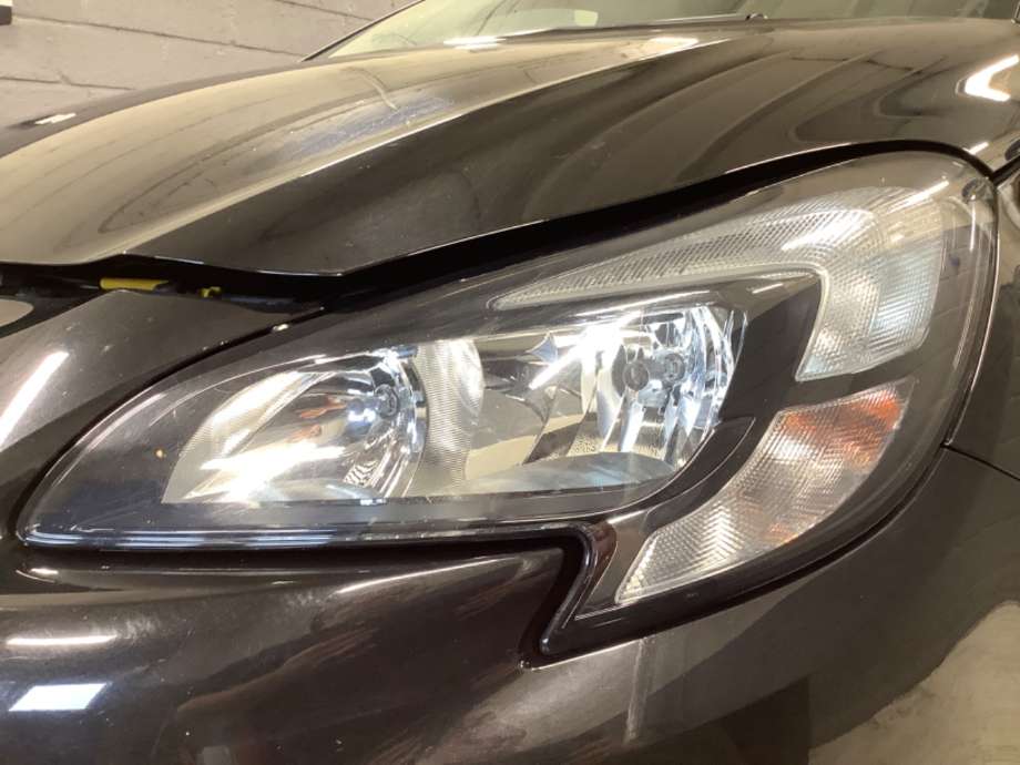 Frontlykt venstre halogen til Opel Corsa E, 2015-2019  (OPEL|133 81 355 LH)