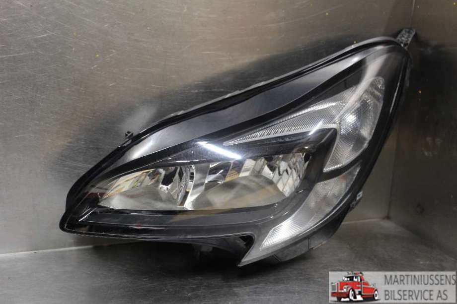 Frontlykt venstre halogen til Opel Corsa E 2015-2019  (OPEL|133 81 355 LH|)