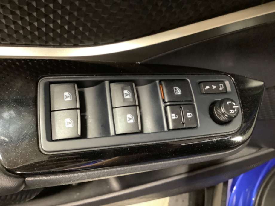 Bryter ruteheis til Toyota C-HR, 2016-->>  (TOYOTA|)