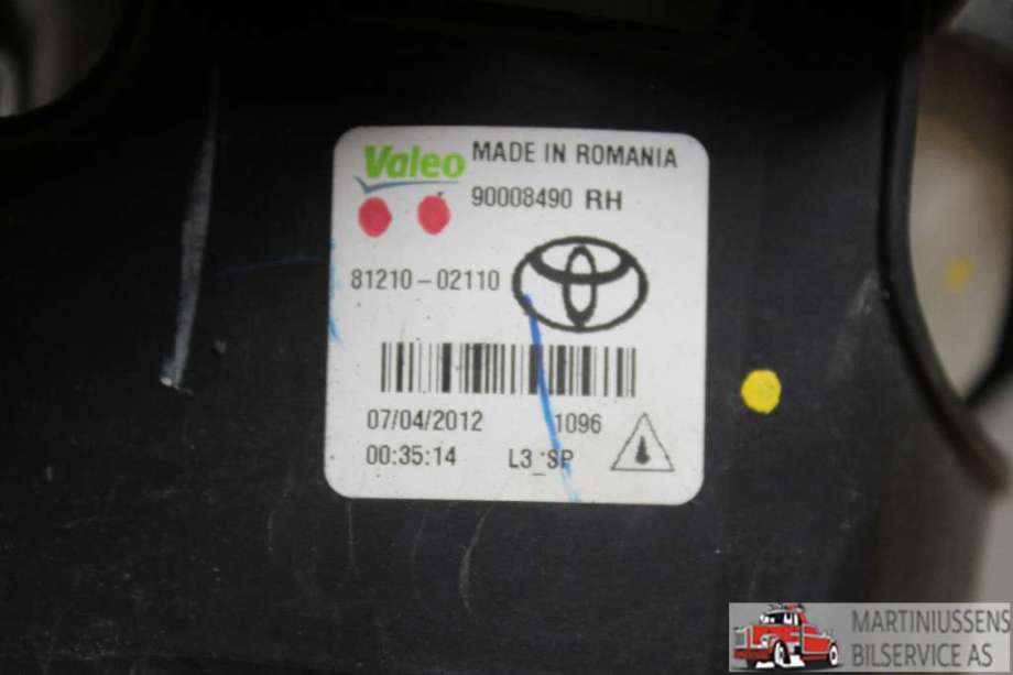 Tåkelykt høyre foran til Toyota Avensis 2009-2015 (Type III, Fase 1)  (TOYOTA||81210-02110)