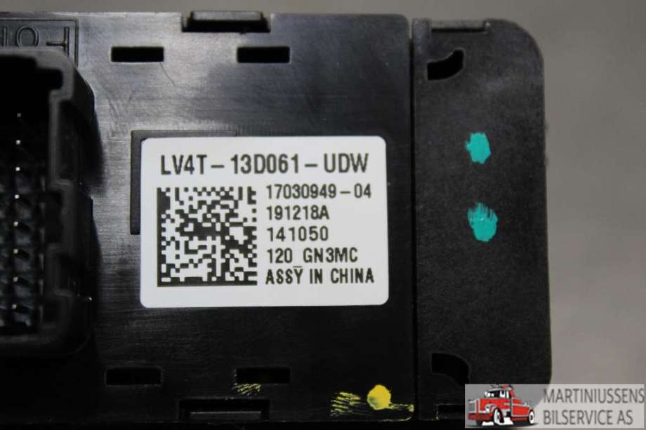 Bryter lys til Ford Kuga 2019-->> (Type III)  (FORD||LV4T-13D061-UDW)