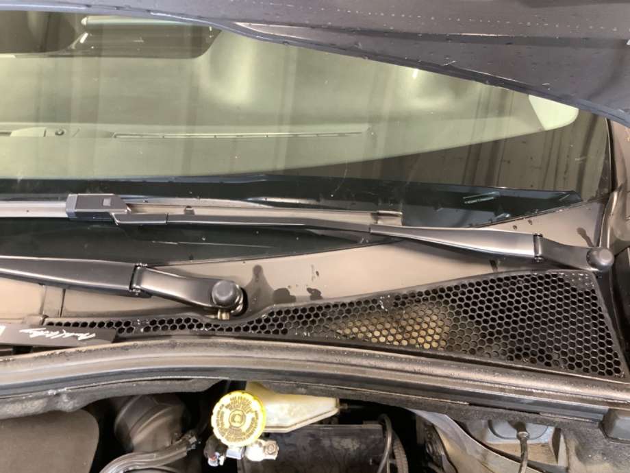 Viskerarmer frontrute til Peugeot 2008, 2013-2019 (Type I)  (PEUGEOT|)