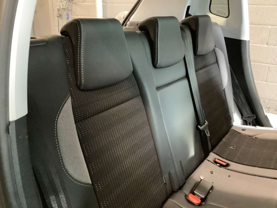 Sete bak til Peugeot 2008, 2013-2019 (Type I)  (PEUGEOT|)