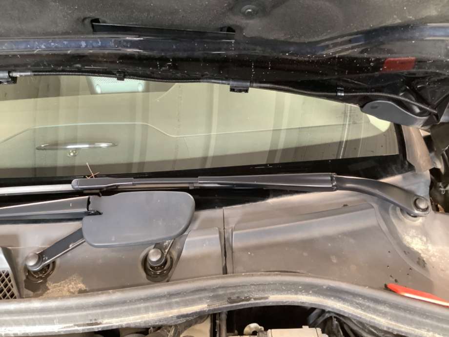 Viskerarmer frontrute til Mercedes B-Klasse, 2011-2018 (W246) (W246) (MERCEDES|)