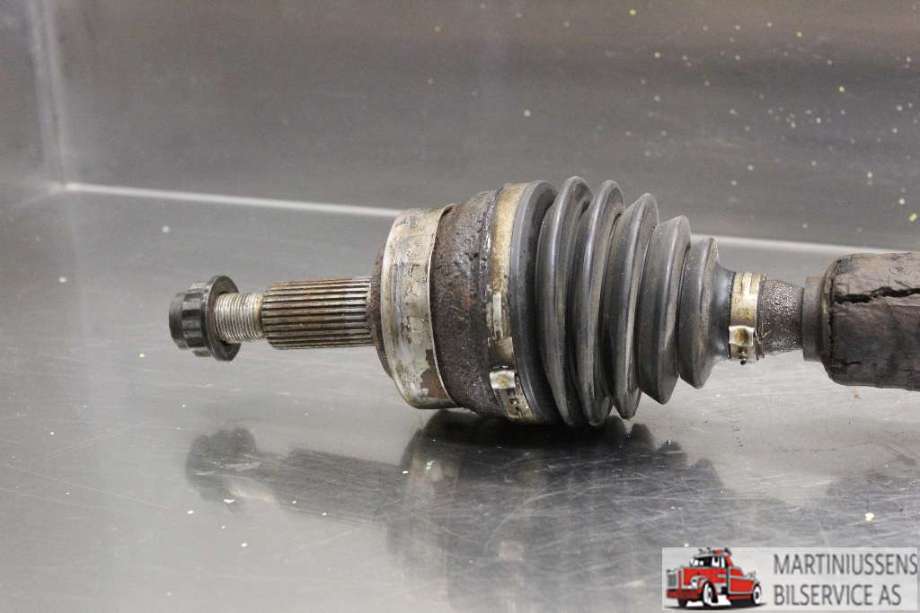 Drivaksel venstre foran til Toyota Avensis 2003-2008 (Type II) (TOYOTA|)