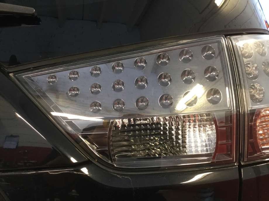 Baklykt høyre indre til Mitsubishi Outlander, 2010-2012 (Type II, Fase 2)  (MITSUBISHI|)
