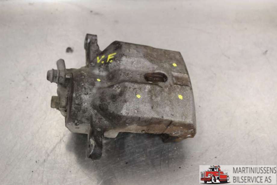 Bremsecaliper venstre foran til Toyota Prius, 2016-2023 (Type IV) (combi) (combi) (TOYOTA|)