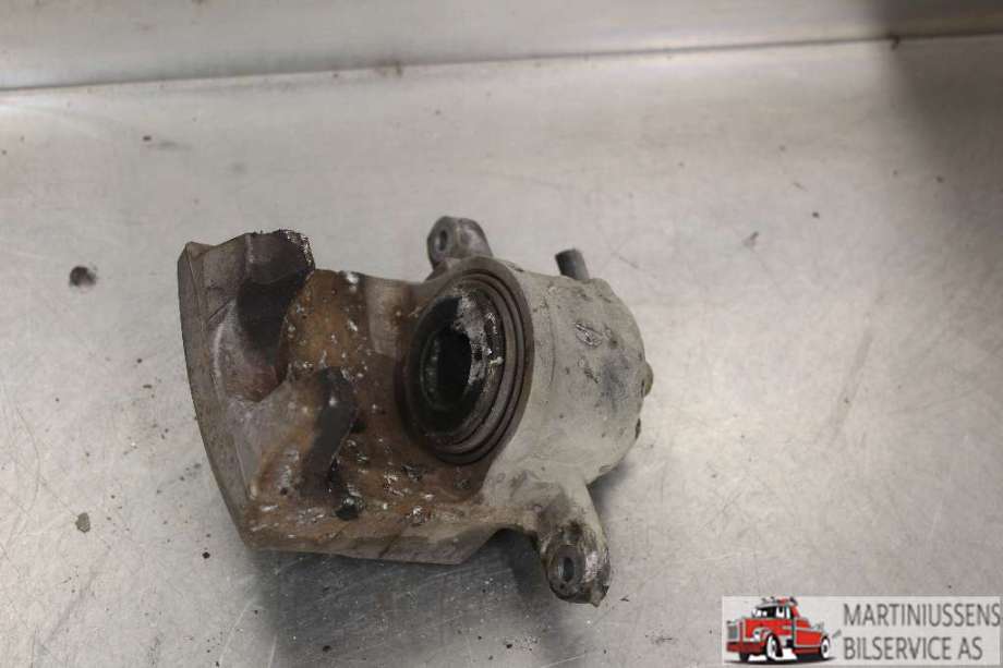 Bremsecaliper venstre foran til Toyota Prius 2016-2023 (Type IV) (combi) (combi) (TOYOTA|)