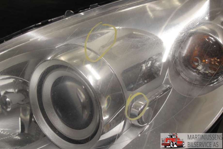 Frontlykt venstre halogen til Mercedes B-Klasse 2005-2008 (Fase 1) (W245) (W245) (MERCEDES||A 169 820 67 61)