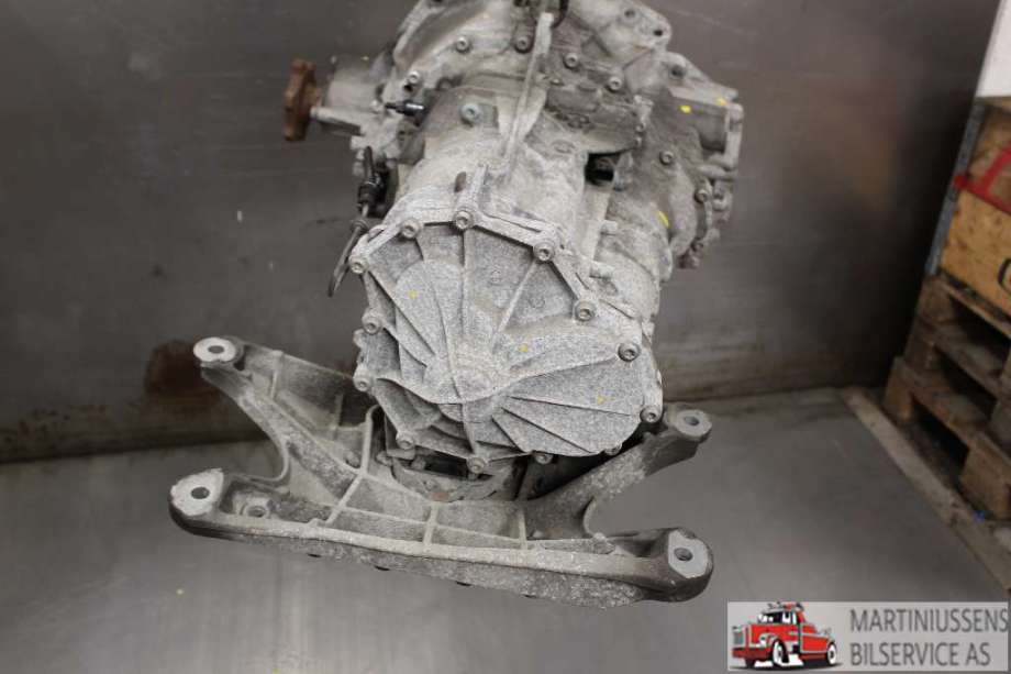 Girkasse manuell 6-trinn til Audi A4 2007-2014 (Type IV) (B8) (B8) (AUDI|LLV||0B1 300 027 E)