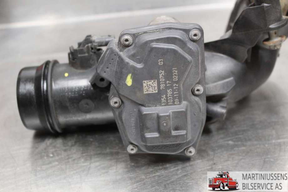 Spjeldhus til BMW 5-Serie 2010-2017 (F10/F11) (F10/F11) (BMW||1354 7810752 03)