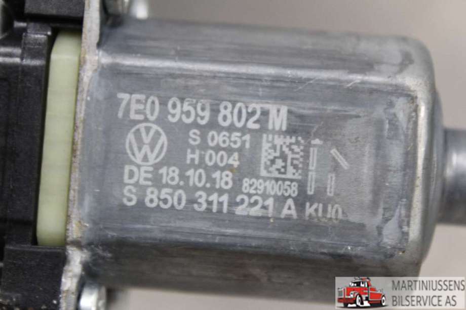 Ruteheis høyre foran til VW Transporter / Caravelle 2019-->> (T6.1) (T6.1) (VOLKSWAGEN||0 130 822 452)