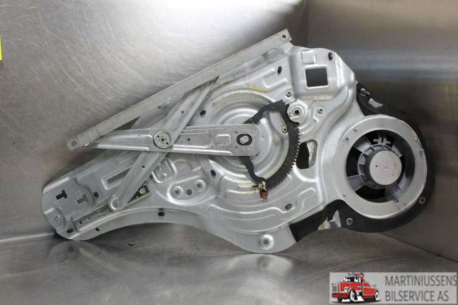 Ruteheis til Kia Sportage 2010-2016 (Type III)  (KIA||82480-3U130)