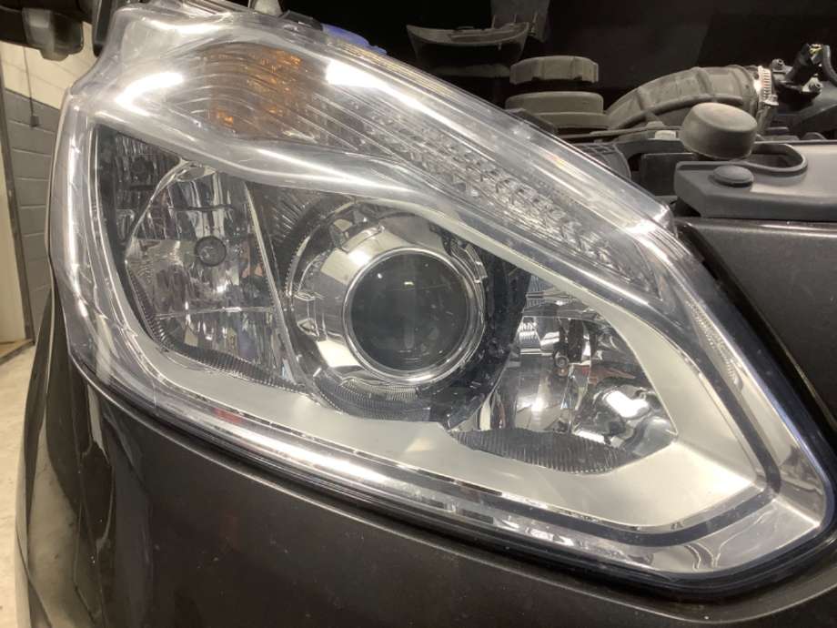 Frontlykt høyre halogen til Ford Transit Custom 2013-2023 (Type I)  (FORD|)